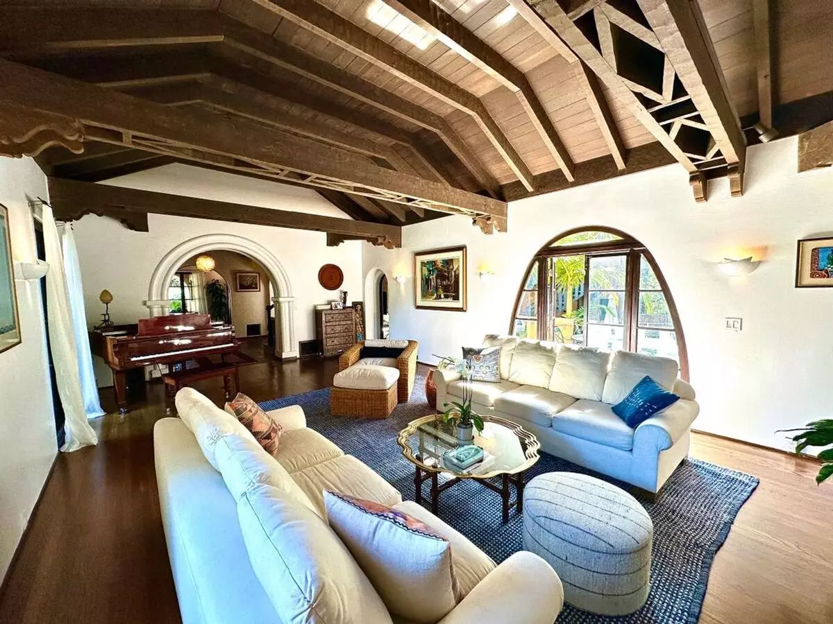 Custom Designer Mediterranean Style Rental For World Cup photo 4