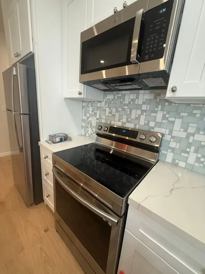 Open House: Sunday (8/3) 1:45pm-2:15pm. Elegant, Contemporary 2br/1ba Apartment In Oakland's Ivy Hill Neighborhood (2440 8th Ave #17) photo 5