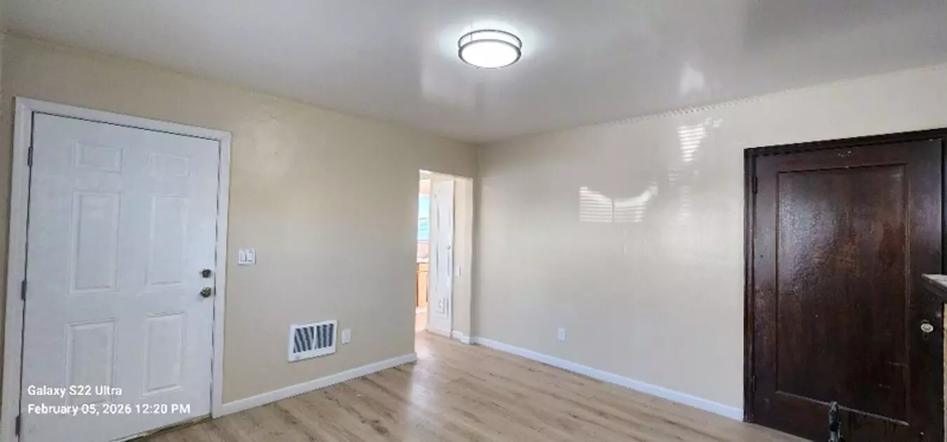 Fully Renovated 1 Bed 1 Bath In Heart Of Oakland Close To Childerns Hospital Ready For Lease photo 5