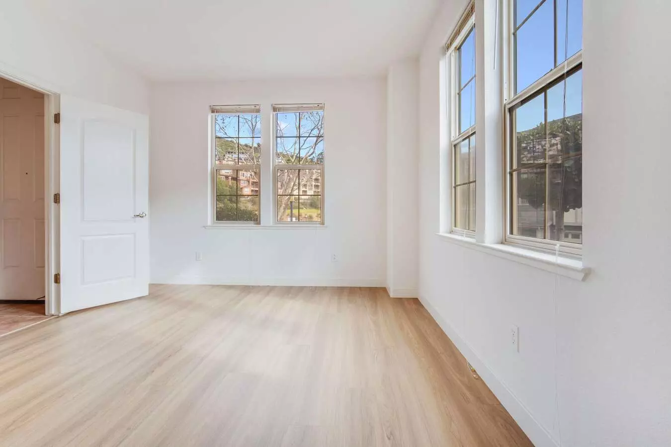 Great Oakland Hills Townhome With Amenities photo 4