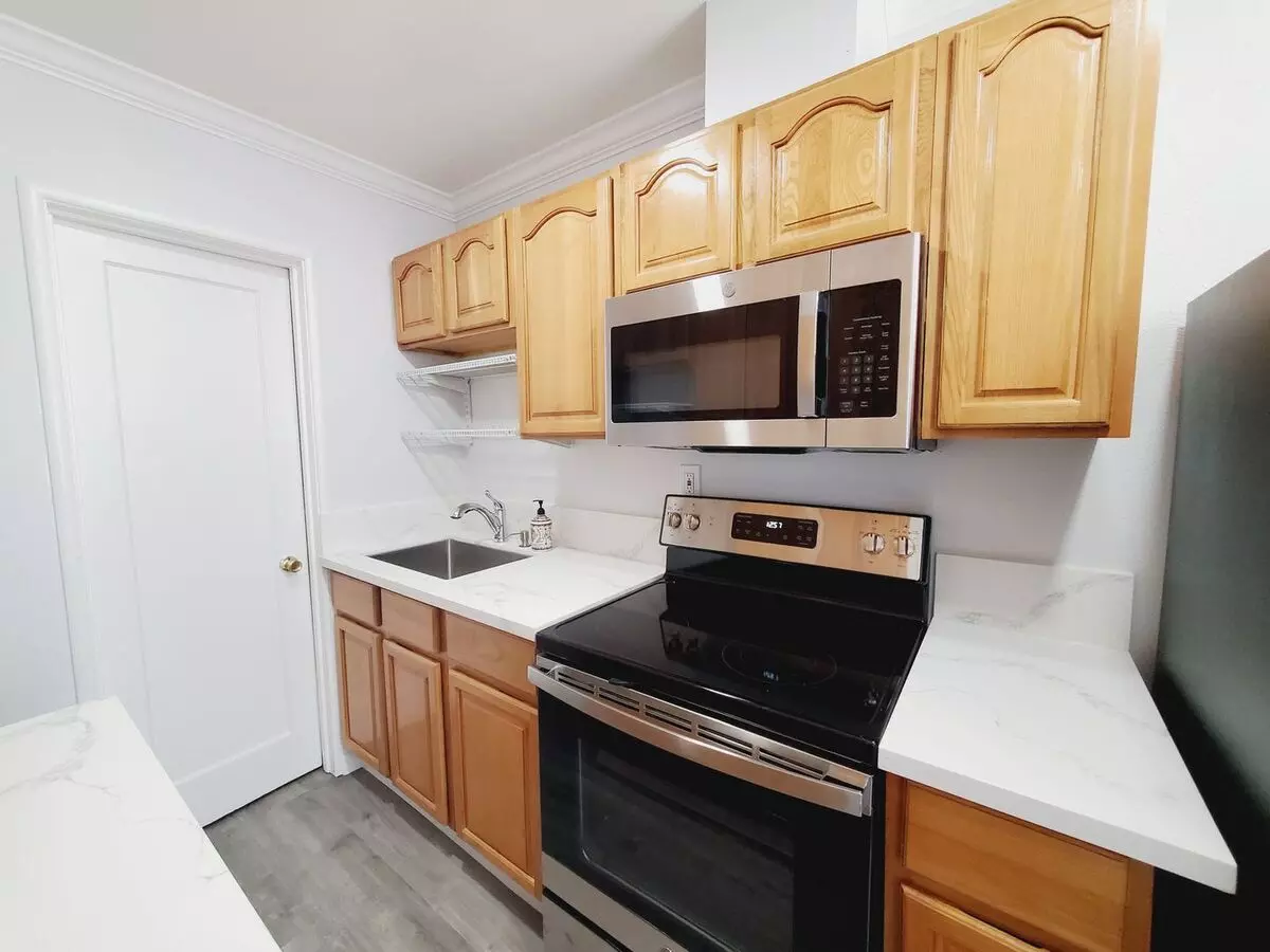 411 - 3114-3128 Ashbrook Ct photo 5