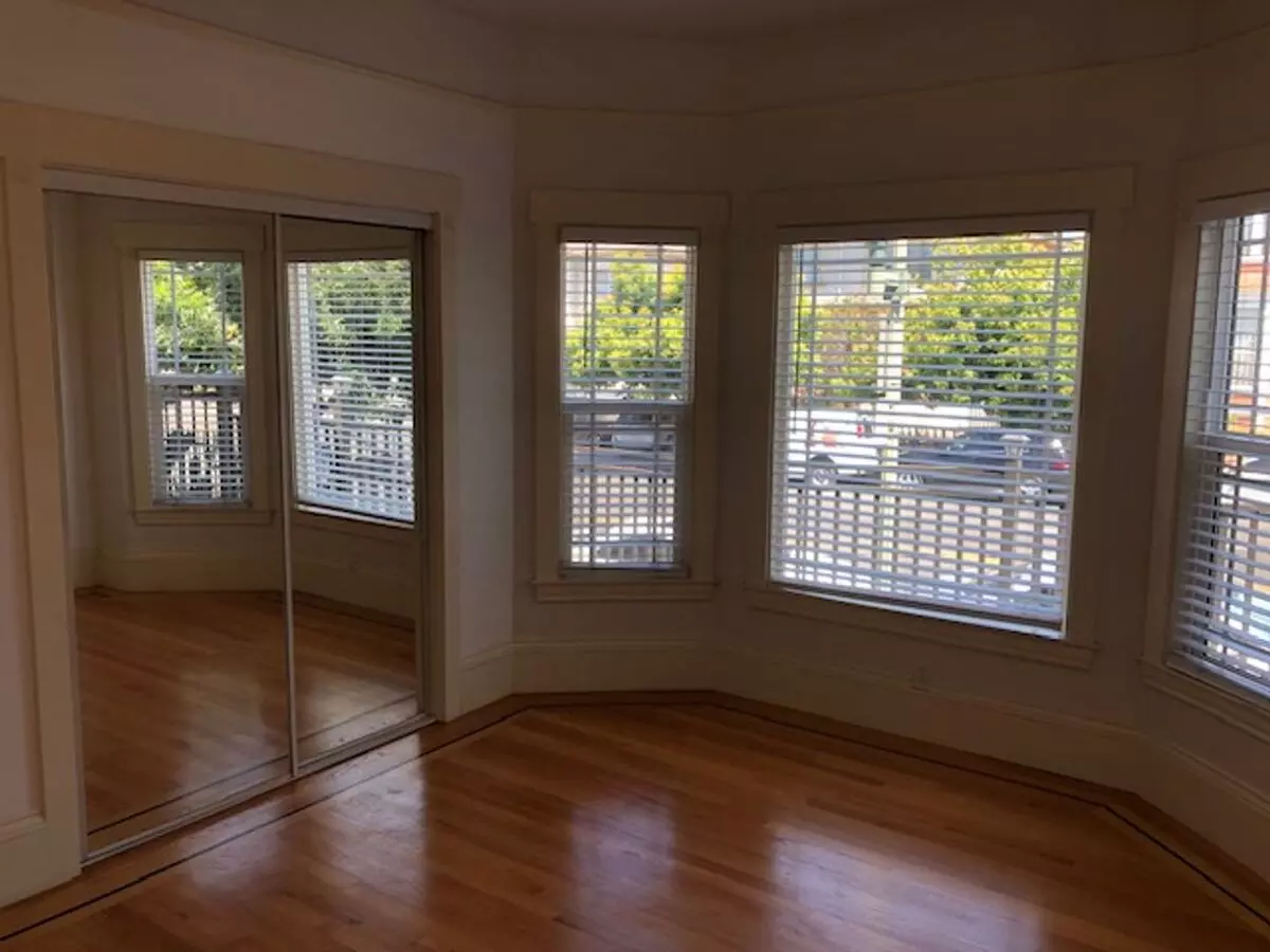 937 International Blvd photo 4