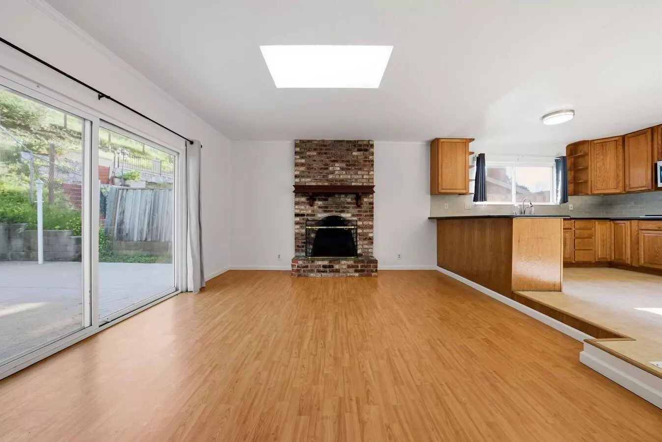 7750 Surrey Lane, Oakland, CA 94605 photo 3