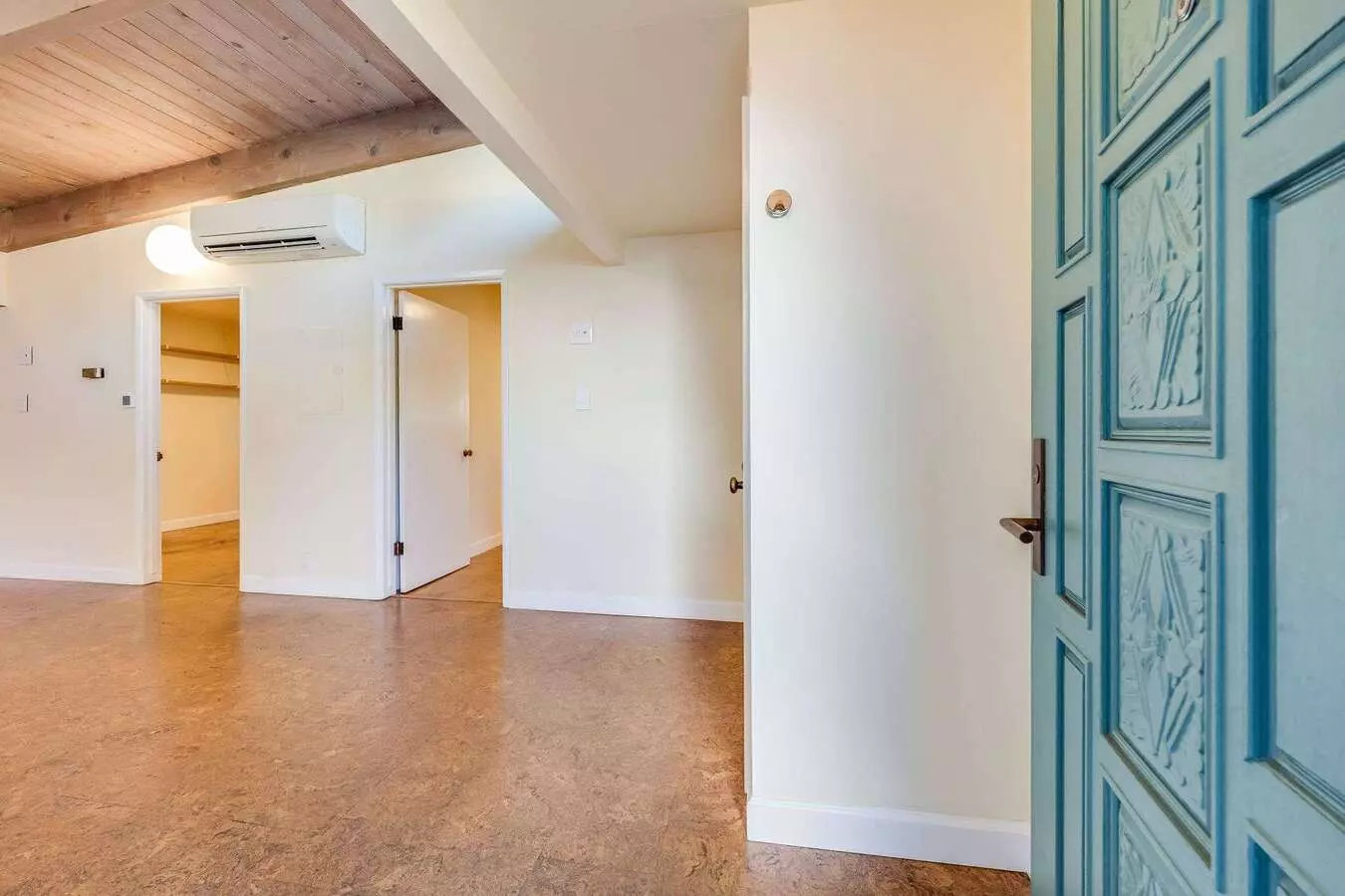 Mid-century Modern Retreat photo 3