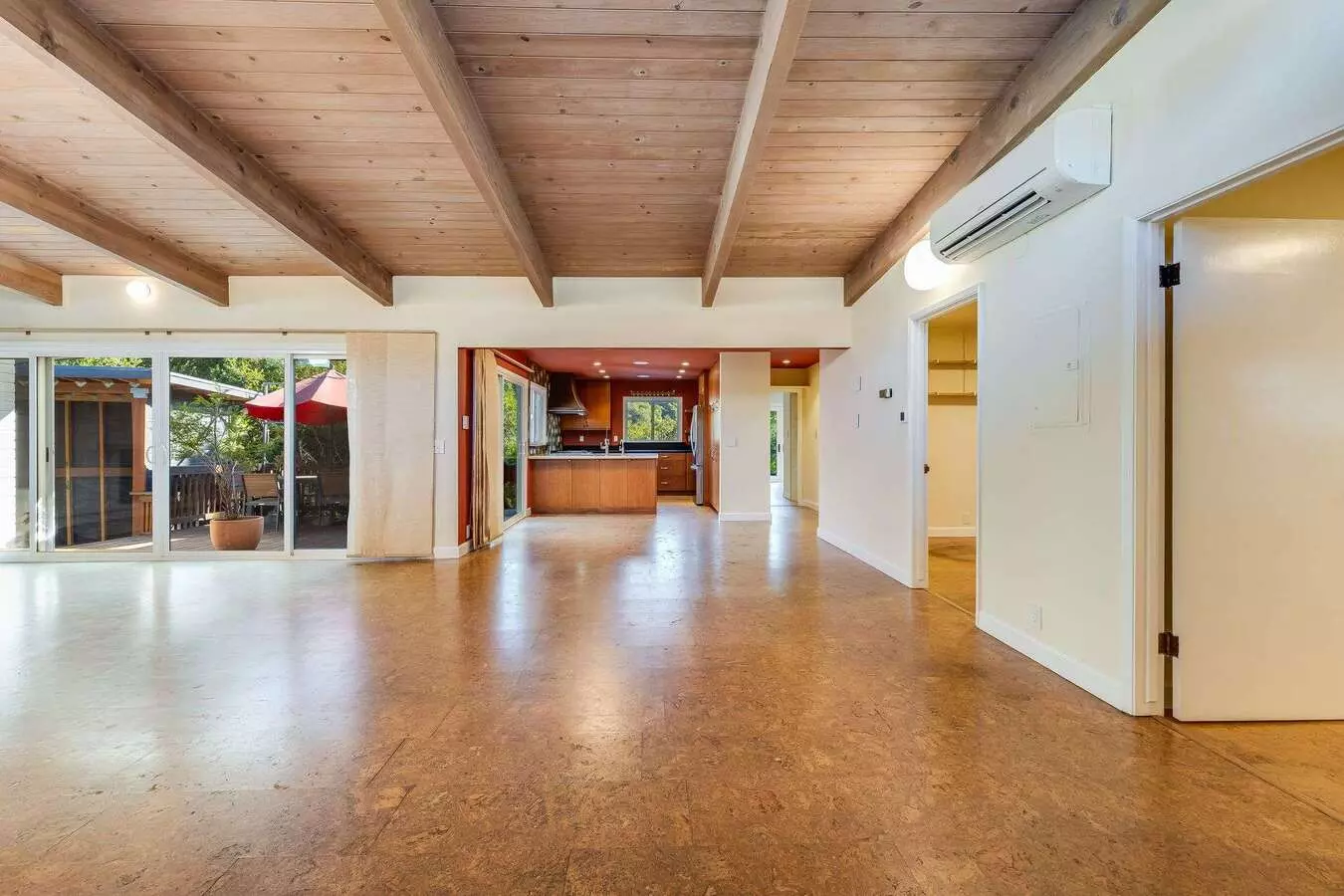 Mid-century Modern Retreat photo 4