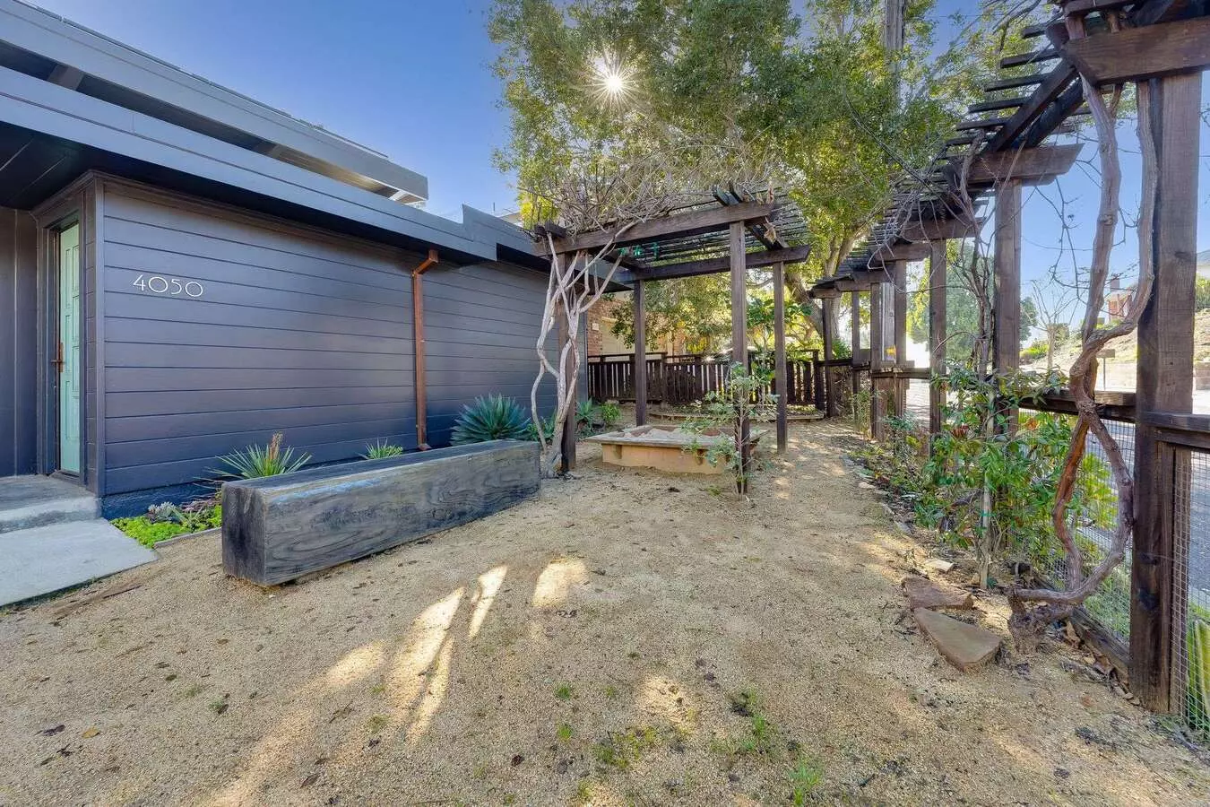 Mid-century Modern Retreat photo 2