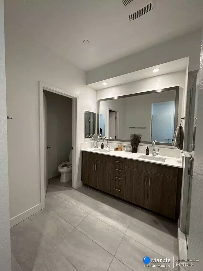 160 Uptown Circle, Oakland, CA 94607 photo 3