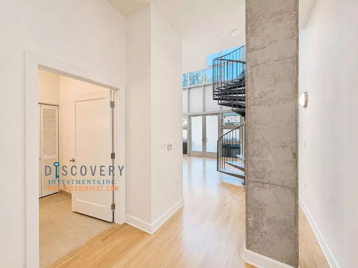 Modern Live/work Loft At Market Square In Old Oakland photo 4