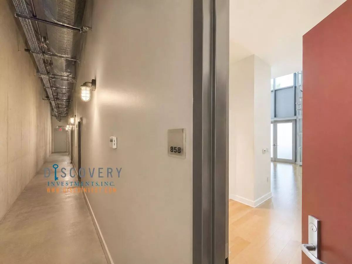 Modern Live/work Loft At Market Square In Old Oakland photo 3