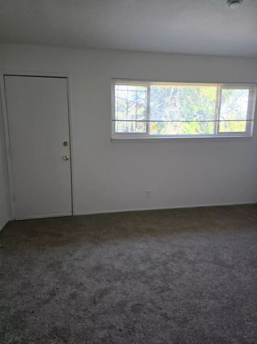 2326 84Th Ave photo 2