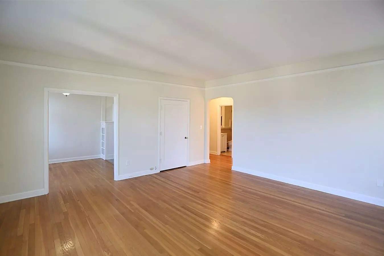Lenox Manor photo 3