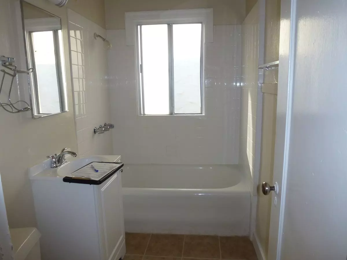 1821 6th Avenue, Oakland, CA 94606 photo 2
