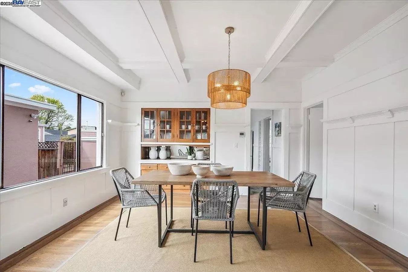 Remodeled Huge Bright 2400sf 4br/3.5ba Havenscourt Split Level Home W Cottage Avail Now photo 2