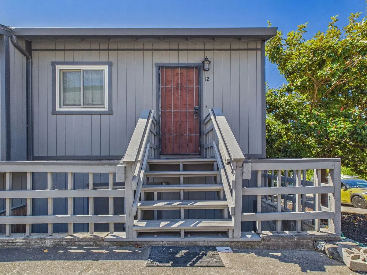 Spacious 2-bedroom, 1.5-bath Home With Parking, In-unit Laundry & Outdoor Space