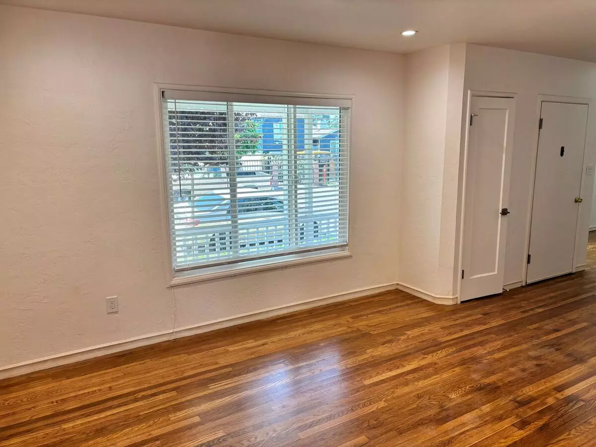 Spacious 3br, 2Bath House Oakland | $3500 | Newly Remodeled | Se Habla Español photo 4