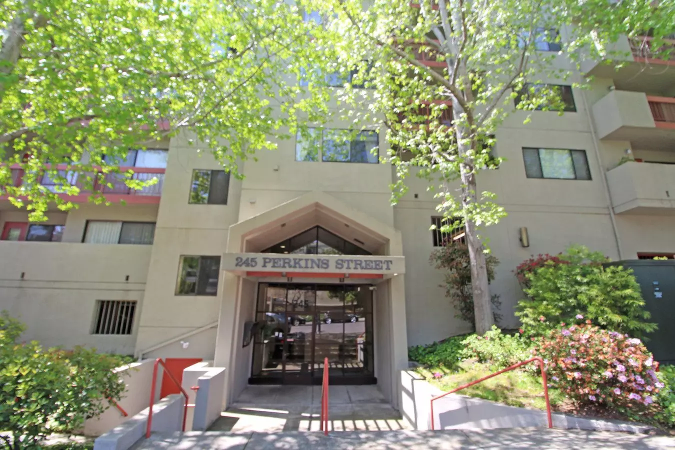 Spacious Adam's Point Condo Available Now! photo 2