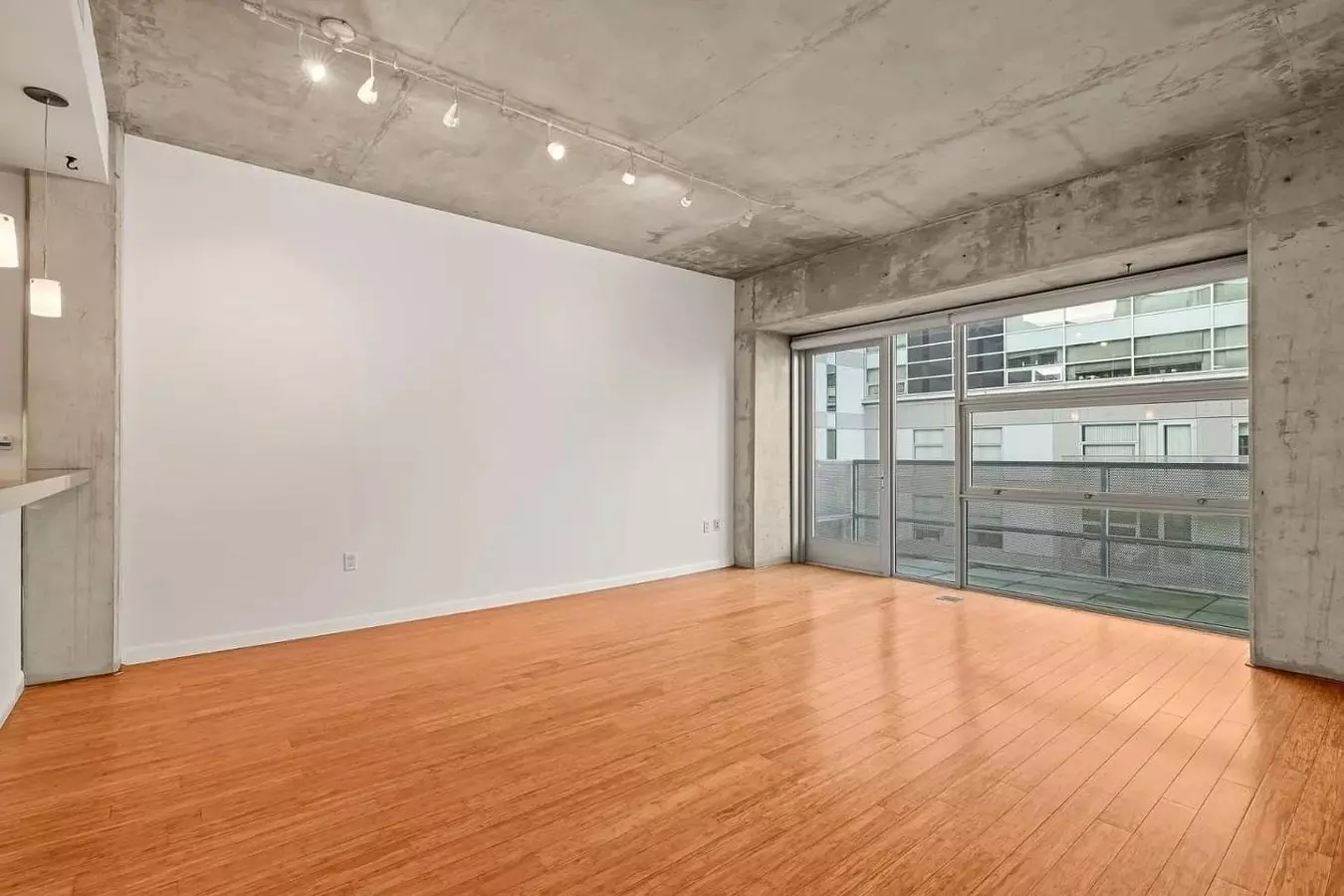 Stylish 1-bedroom, 1-bathroom Condo photo 5