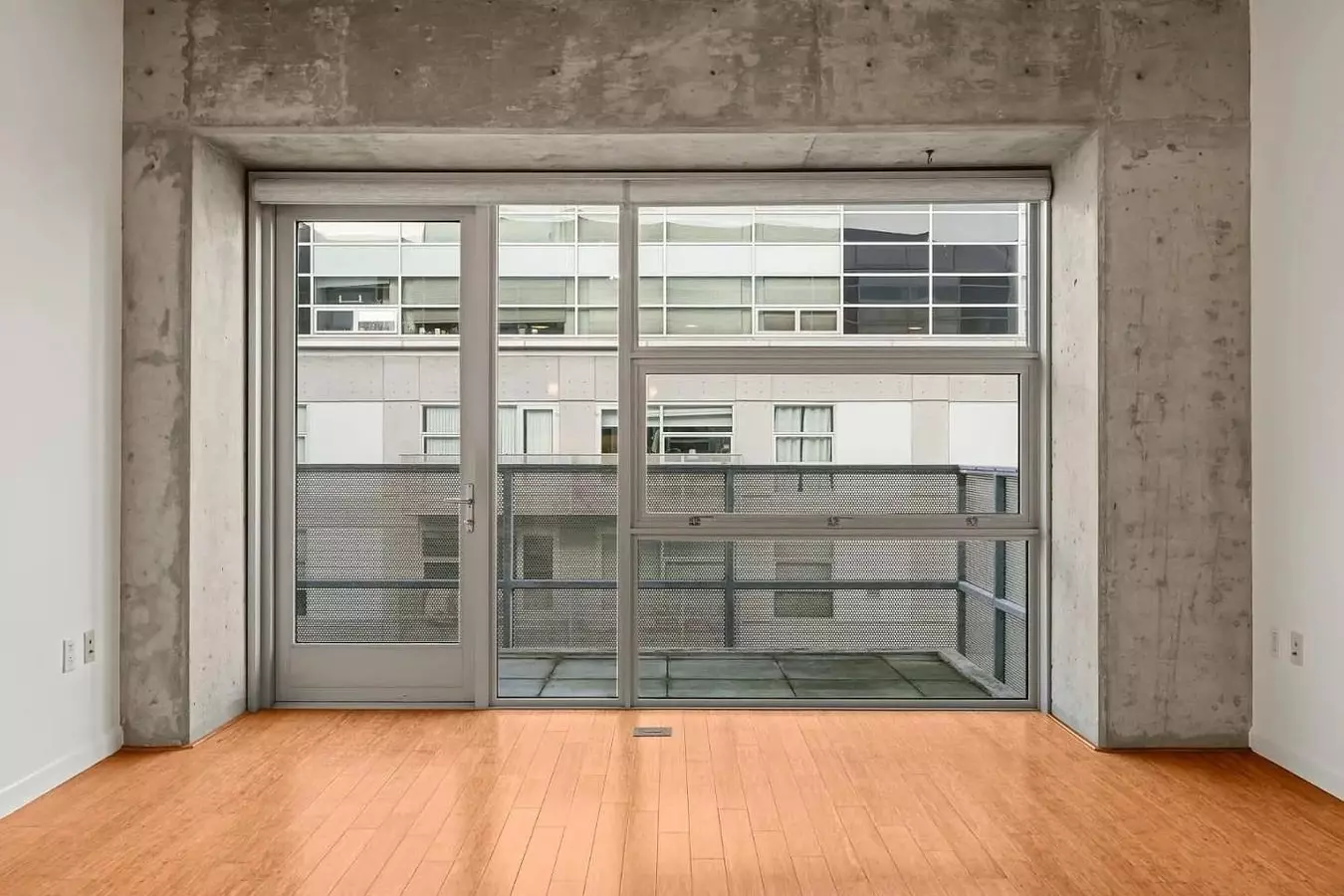 Stylish 1-bedroom, 1-bathroom Condo photo 3