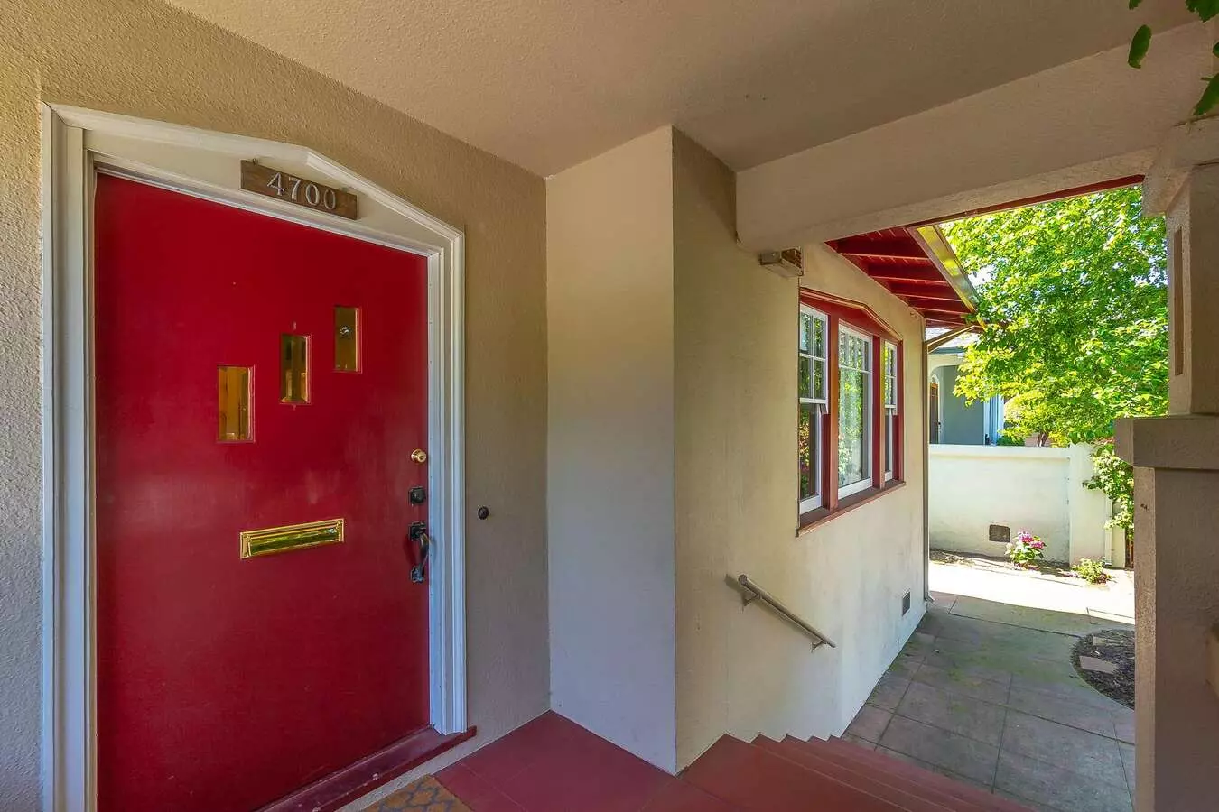 4700 Manila Avenue, Oakland, CA 94609 photo 3