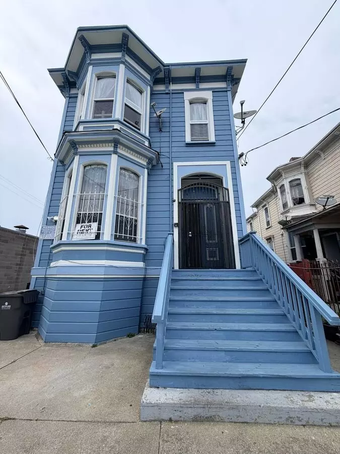 Top-floor Remodeled 3bd/1ba Victorian Near Lake Merritt + Downtown Oakland W/ Parking photo 2
