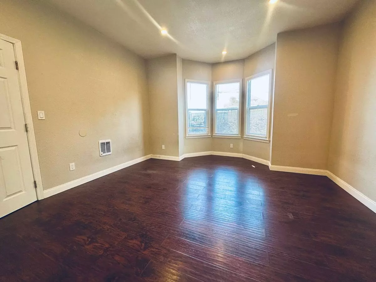 1089 59th Street, Oakland, CA 94608 photo 2