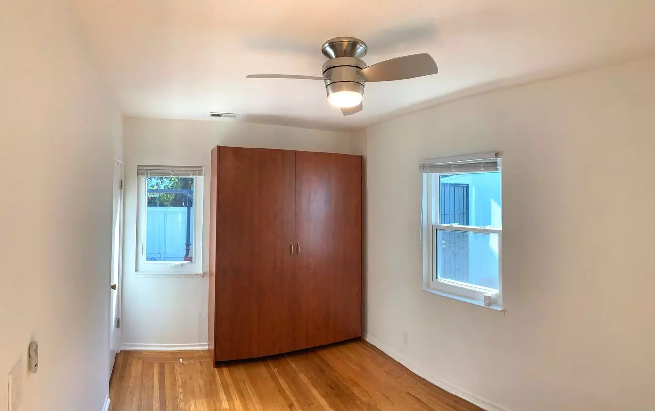 Updated 1000 Sf 2 Br/1ba Oak Center/west Oakland Cottage Minutes From Emeryville, Downtown, 80, 580, 880, 980 Fwy's photo 3