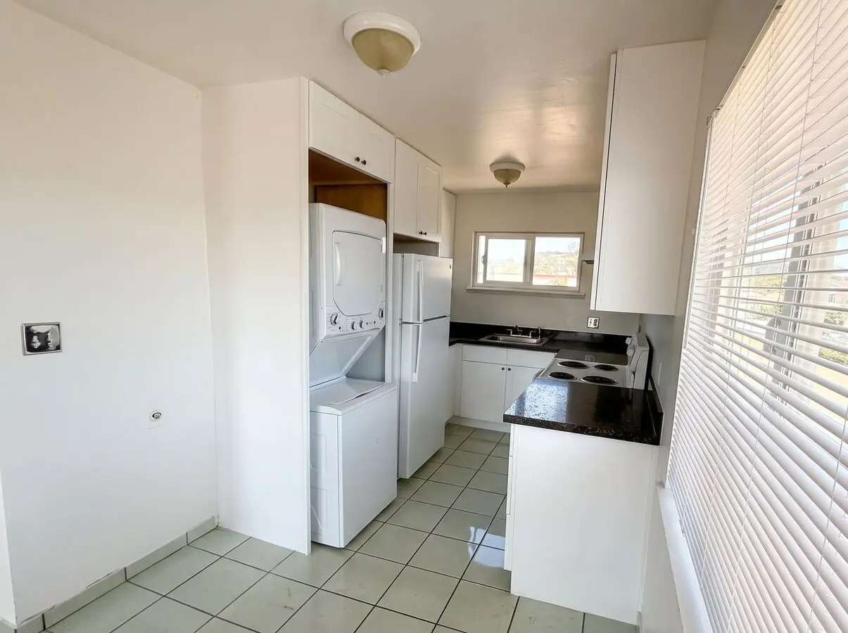 10100 Walnut St Oakland, CA 94603 photo 5
