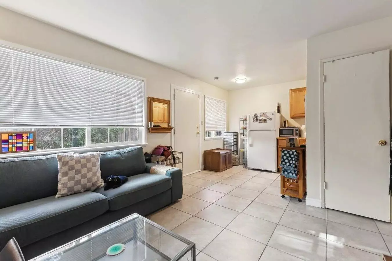 Well-maintained Motel-style 1 Bedroom Condo photo 5