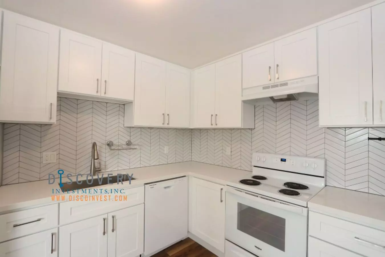 Wellington St. 1130 (Lease Only) photo 4