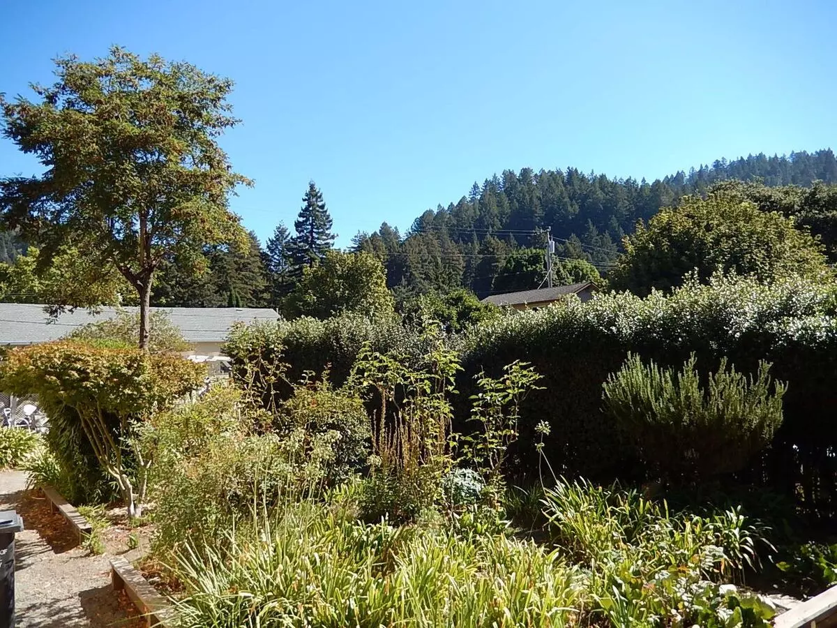002-08 photo 2