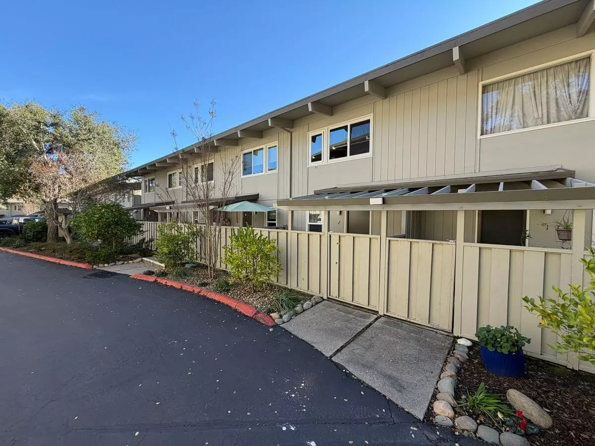 73 Brookwood Rd Orinda, CA 94563 photo 2