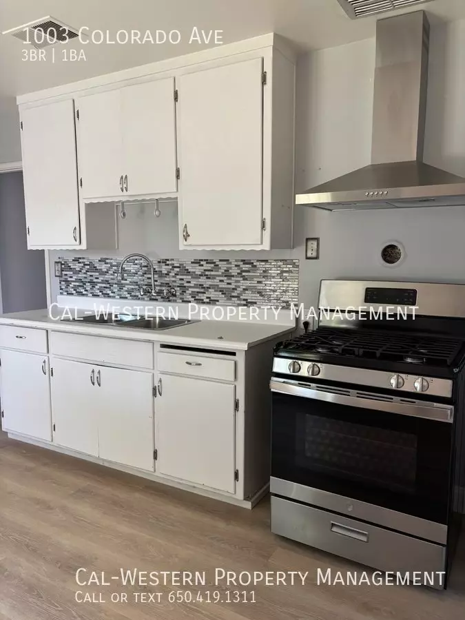 PET FRIENDLY 3 BED/1 BATH in Palo Alto Available Now photo 4
