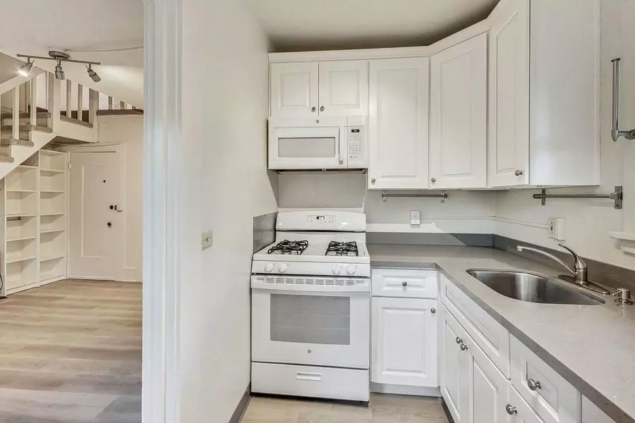 147 Emerson Street, Palo Alto, CA 94301 photo 2
