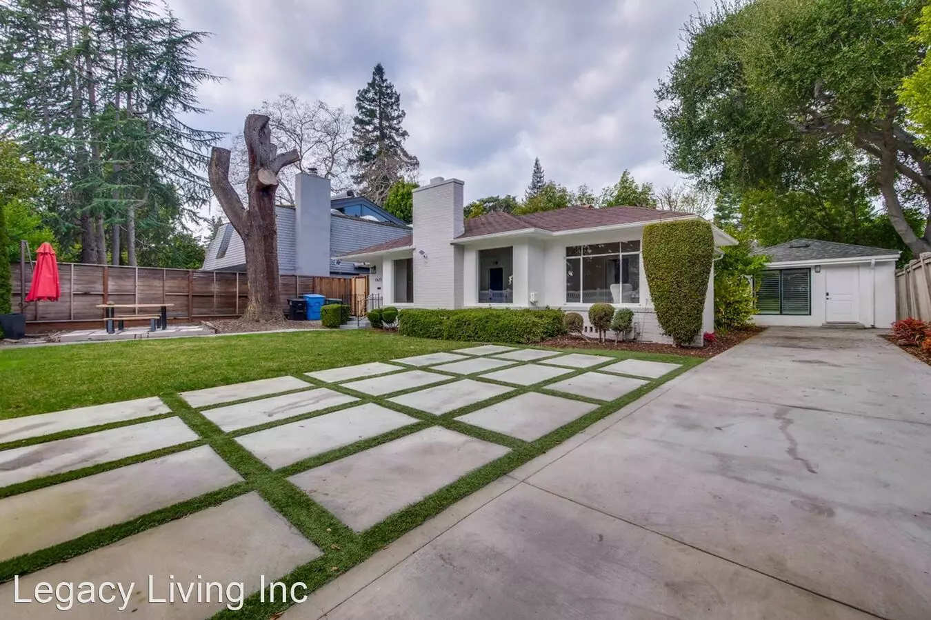 1625 University Ave photo 4