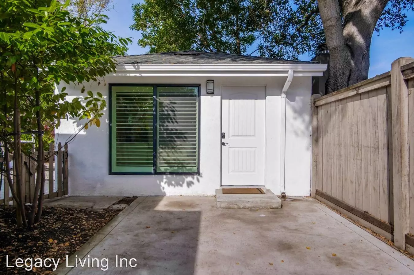 1625 University Ave photo 5