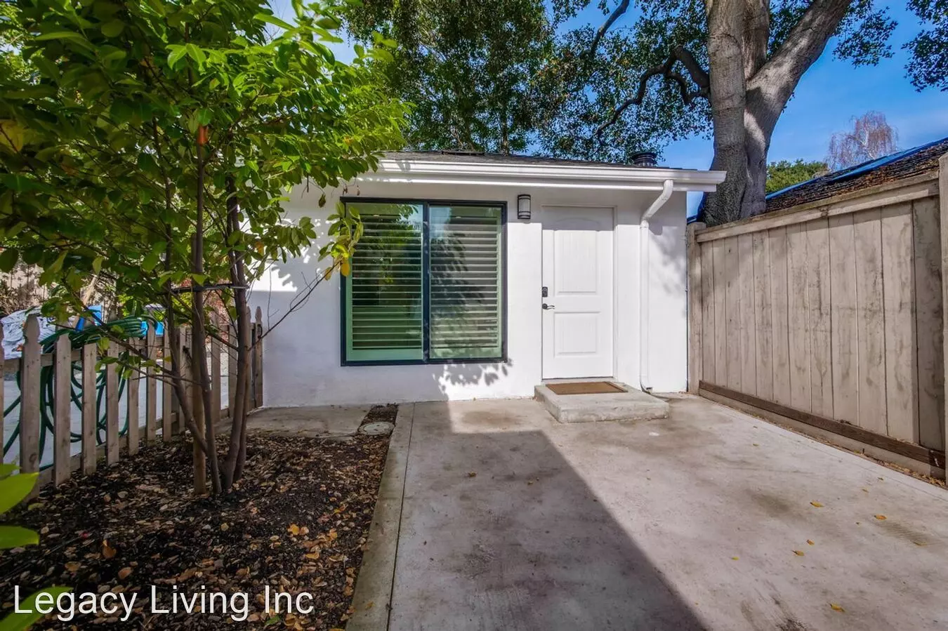 1625 University Ave photo 2