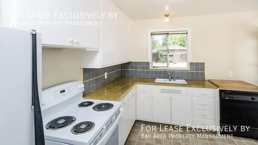 3285 South Court, Palo Alto, CA 94306 photo 4