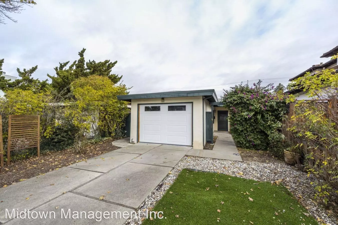 3415 Waverley St photo 4