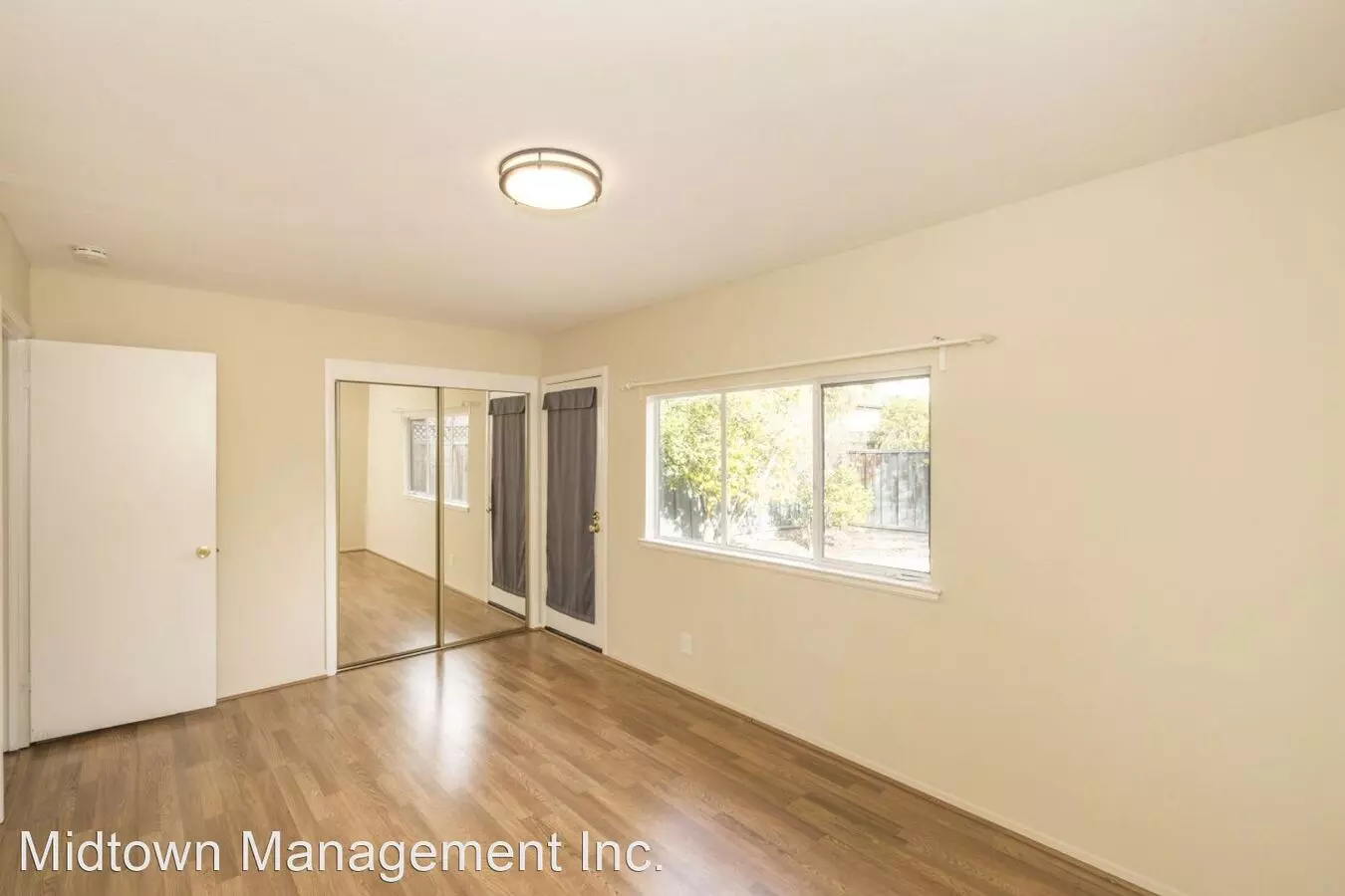 3415 Waverley St photo 5