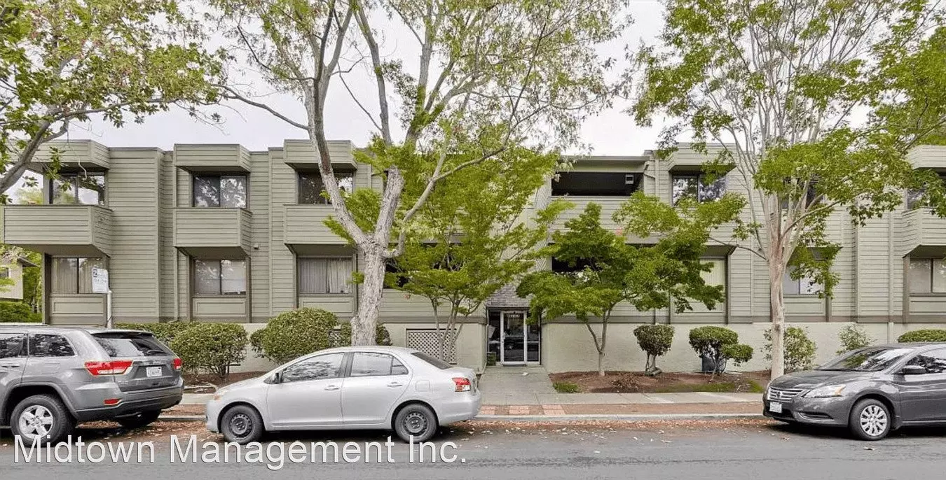 615 Forest Ave photo 4