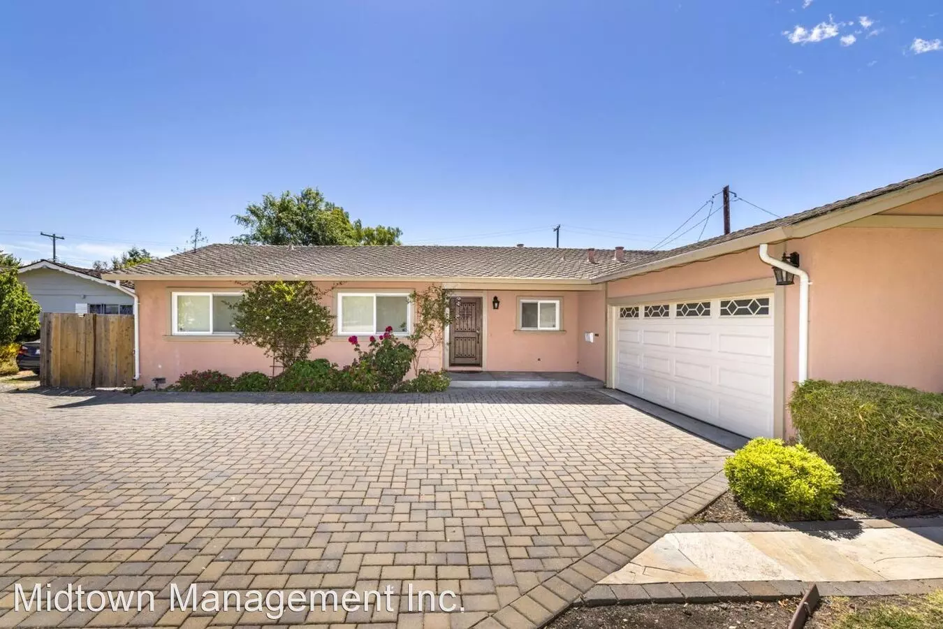 884 Colorado Ave photo 2