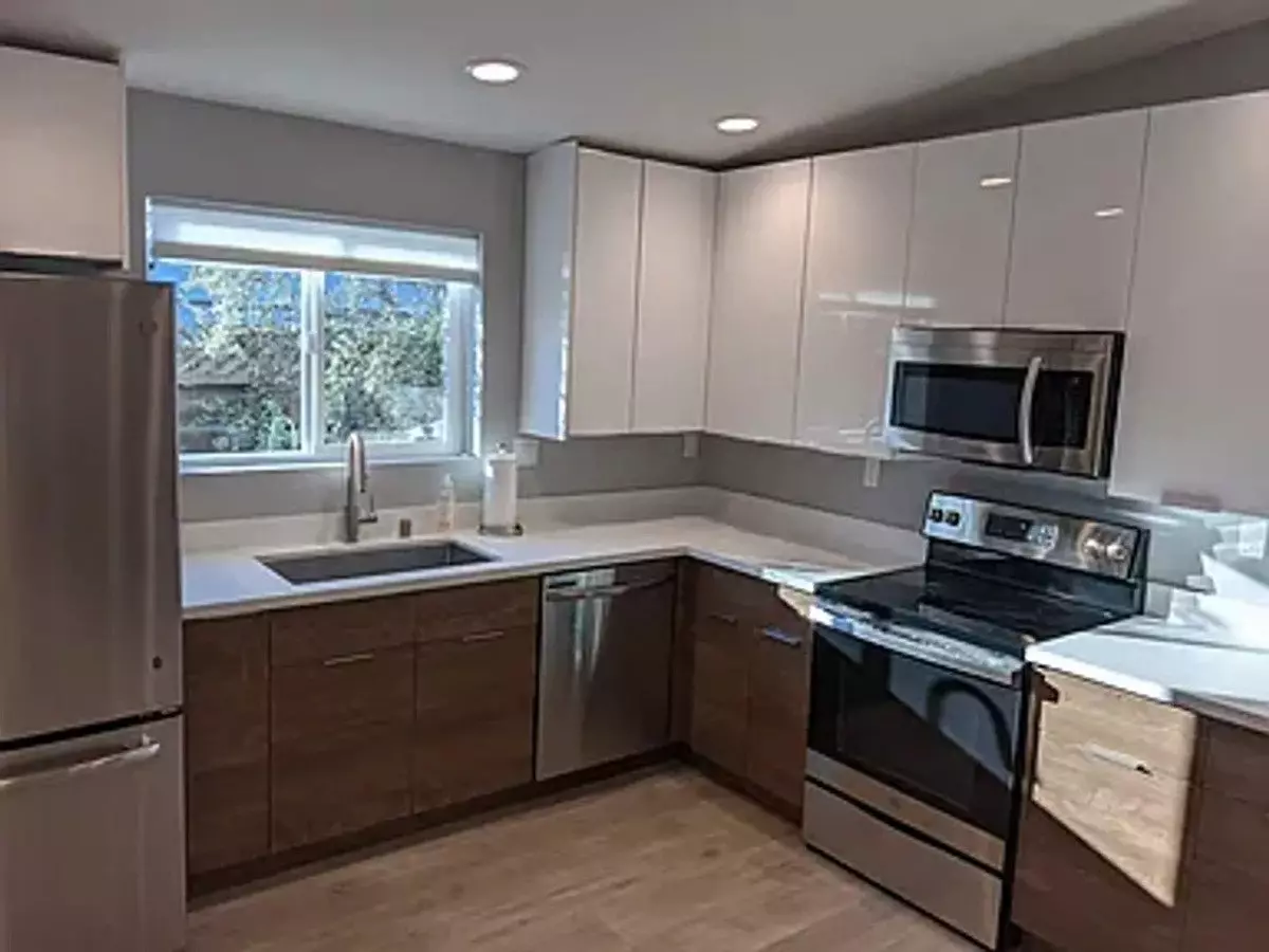4183 Park Blvd Palo Alto, CA 94306 photo 2