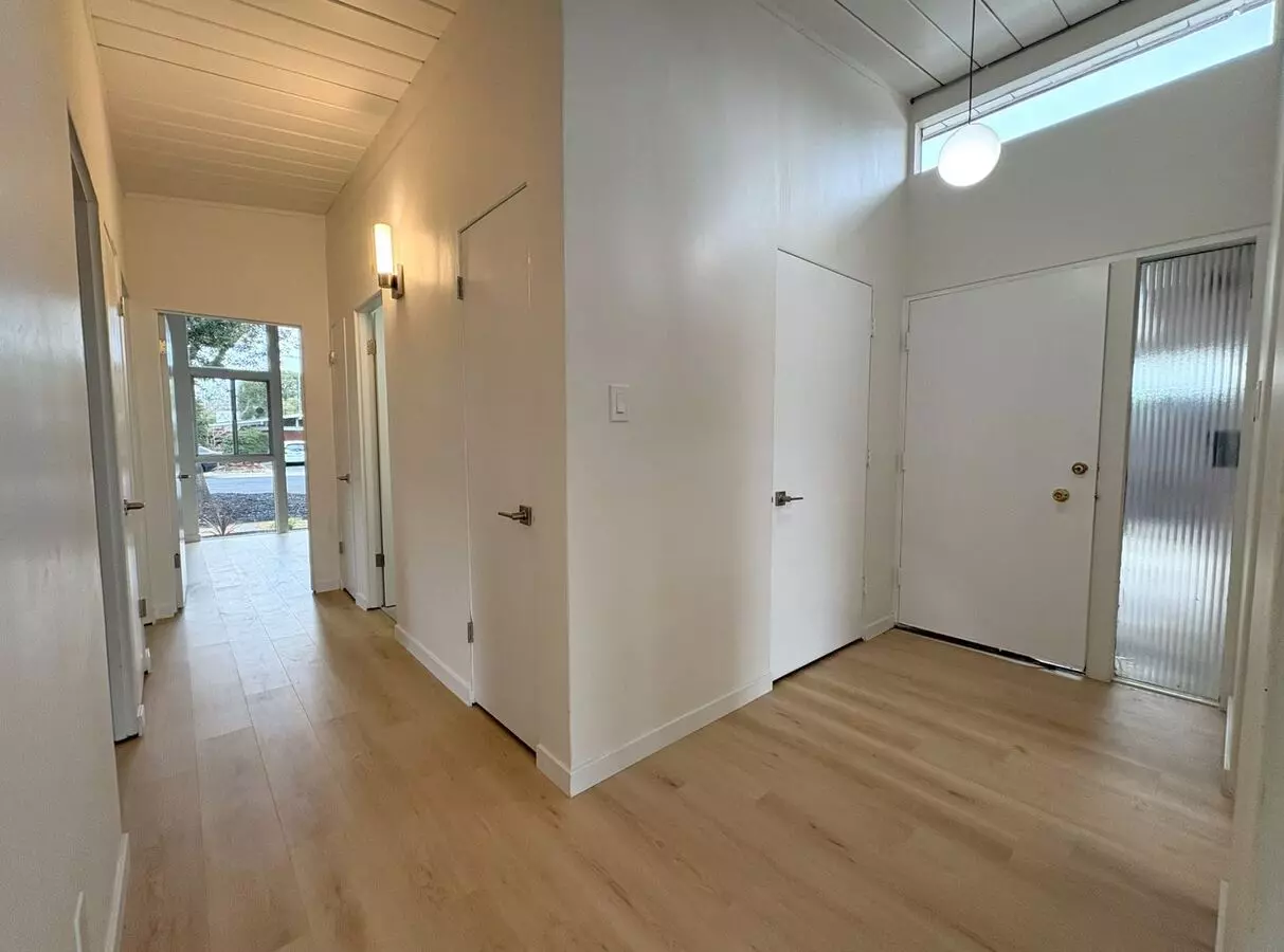 331 Carolina Lane, Palo Alto, CA 94306 photo 3