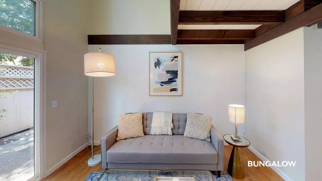 Private Bedroom in Classic Old Palo Alto Home With Shaded Side Patio photo 4