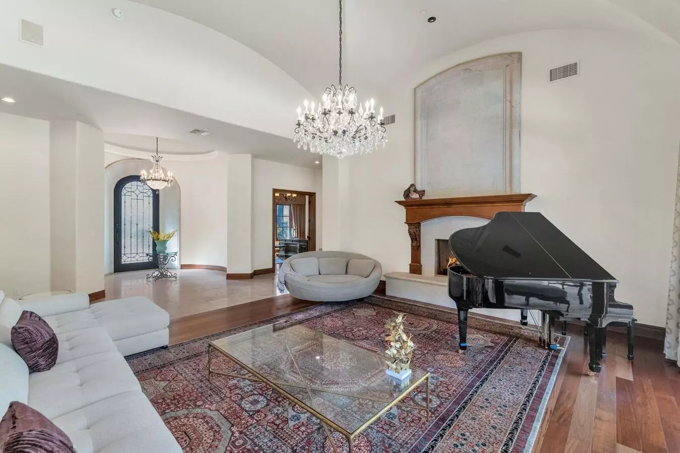 Rates Vary: $19,995 - $39,995 photo 3