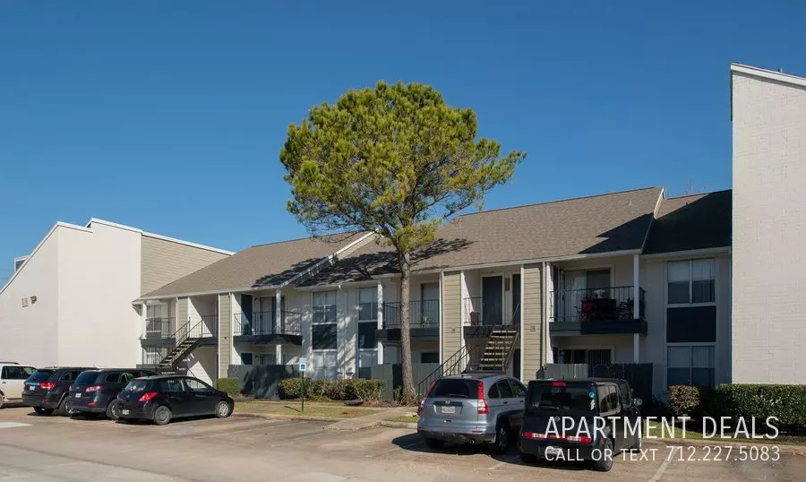 130 Westminister Road, Pearland, TX 77581 photo 2