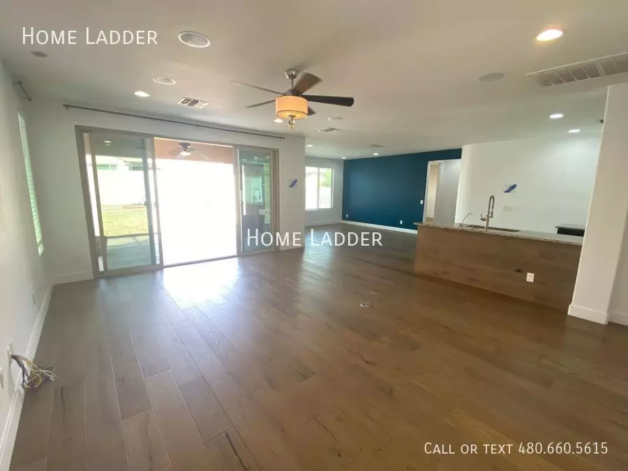 10754 W Whitehorn Way Peoria, AZ 85383 photo 5
