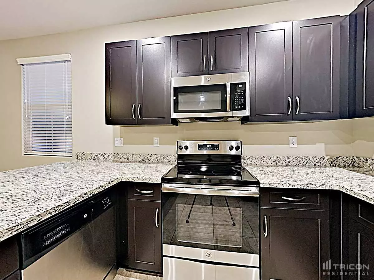 12597 West Lindbergh Drive, Peoria, AZ 85383 photo 2