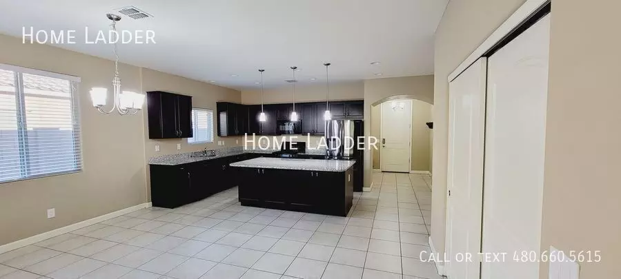 13526 W Desert Moon Way Peoria, AZ 85383 photo 5