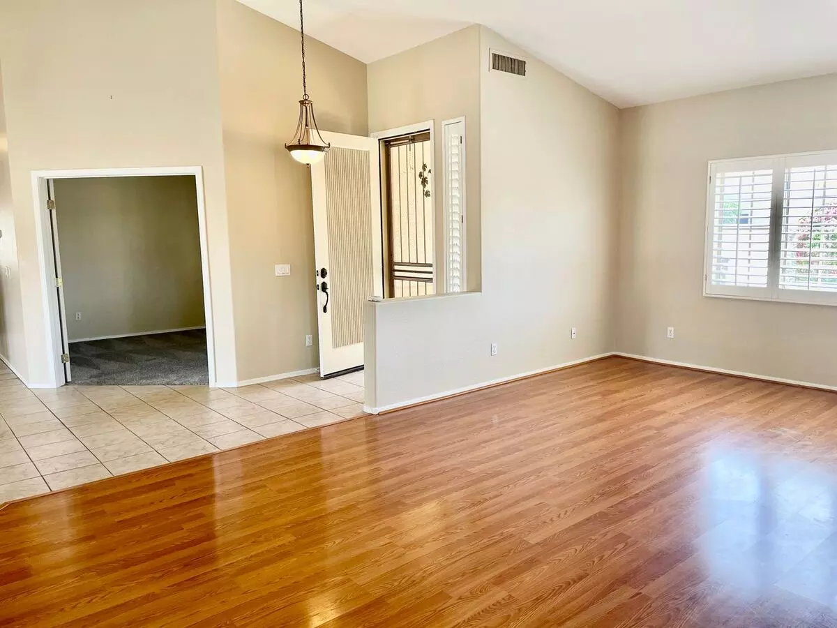 14971 North 88th Lane, Peoria, AZ 85381 photo 4